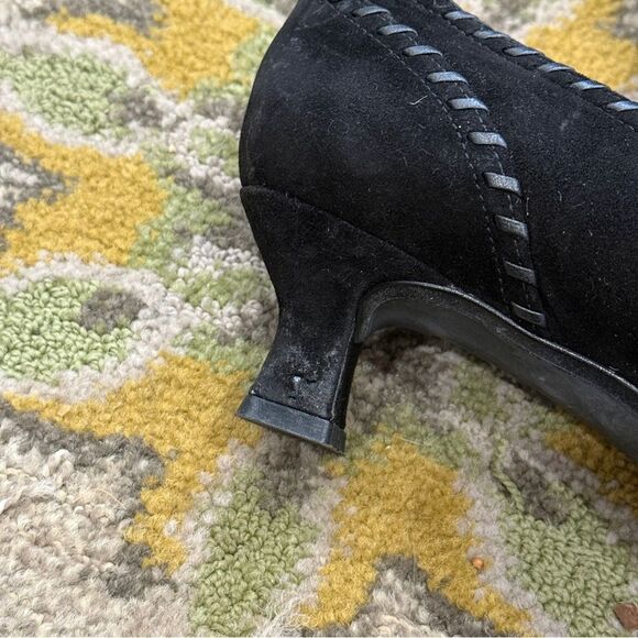 Y2K Stuart Weitzman Black Suede Heels with Kitten Heel - Picture 5 of 8